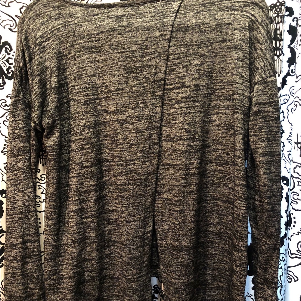 Split Back top! - Picture 3 of 7